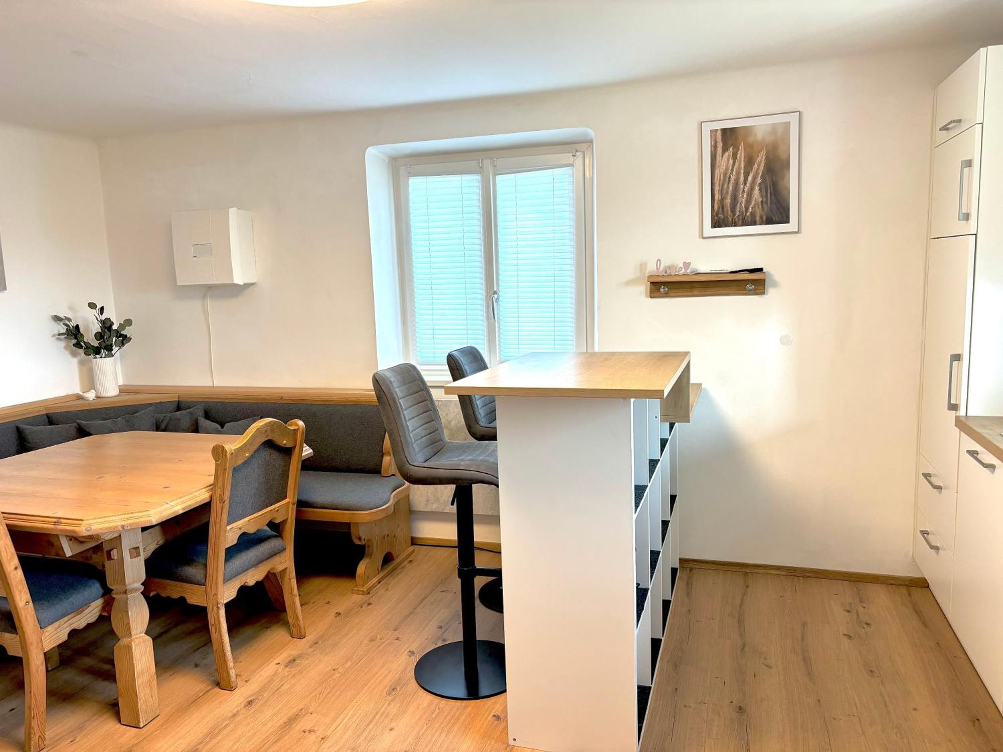 Gaesthaus "Seeblick" Seekirchen am Wallersee Room photo