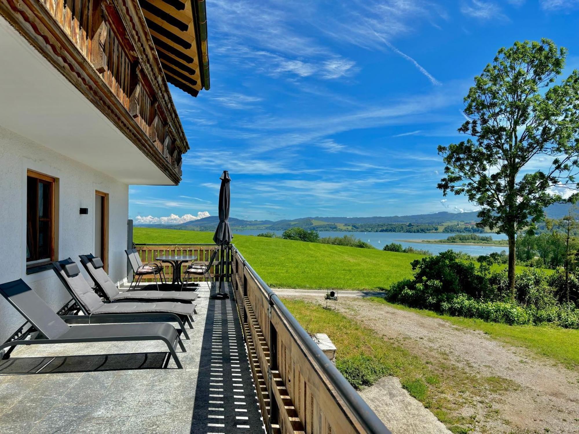 Gaesthaus "Seeblick" Seekirchen am Wallersee Exterior photo